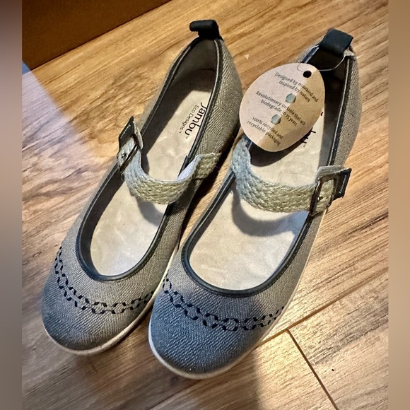 Jambu Eco Design - Picture 3 of 4